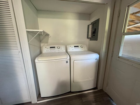 Tiny photo for 466 E Maple Street, Berne, IN 46711 (MLS # 202631826)