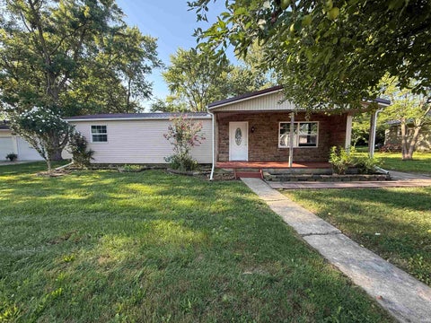 Tiny photo for 466 E Maple Street, Berne, IN 46711 (MLS # 202631826)