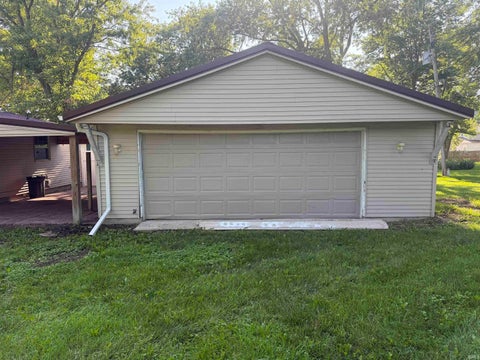 Tiny photo for 466 E Maple Street, Berne, IN 46711 (MLS # 202631826)