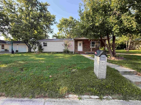 Tiny photo for 466 E Maple Street, Berne, IN 46711 (MLS # 202631826)