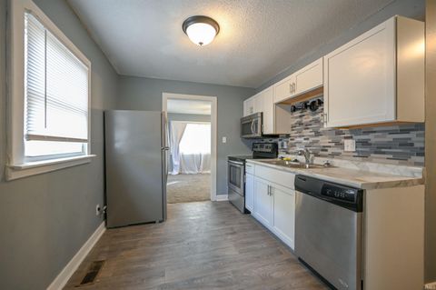 Tiny photo for 1622 COLUMBUS Boulevard, Kokomo, IN 46901 (MLS # 202534850)