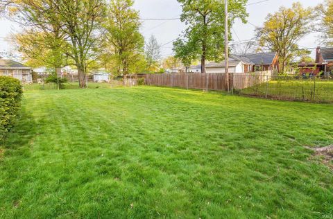 Tiny photo for 1813 E Chandler Avenue, Evansville, IN 47714 (MLS # 202612255)