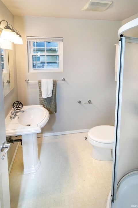 Tiny photo for 1813 E Chandler Avenue, Evansville, IN 47714 (MLS # 202612255)