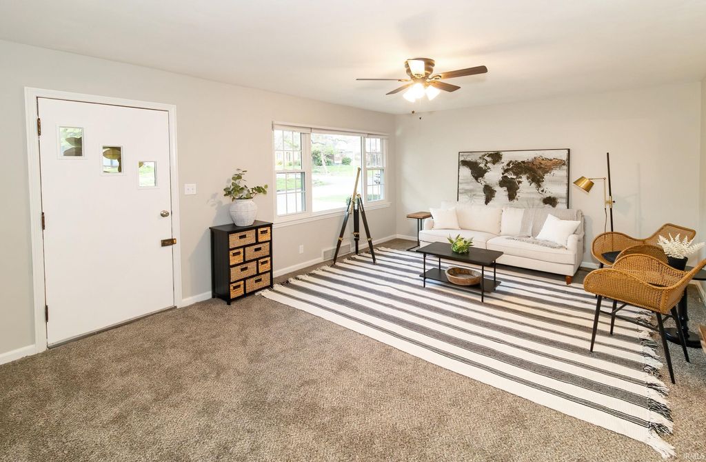 Photo of 1813 E Chandler Avenue, Evansville, IN 47714 (MLS # 202612255)