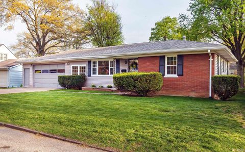 Tiny photo for 1813 E Chandler Avenue, Evansville, IN 47714 (MLS # 202612255)
