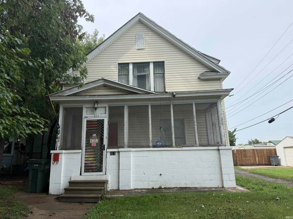 Photo of 311 W Ewing Avenue, South Bend, IN 46613 (MLS # 202632700)