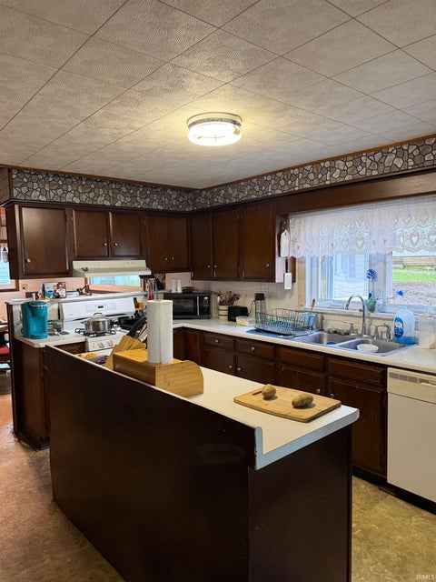 Tiny photo for 410 S Poplar Street, Lagrange, IN 46761 (MLS # 202638890)