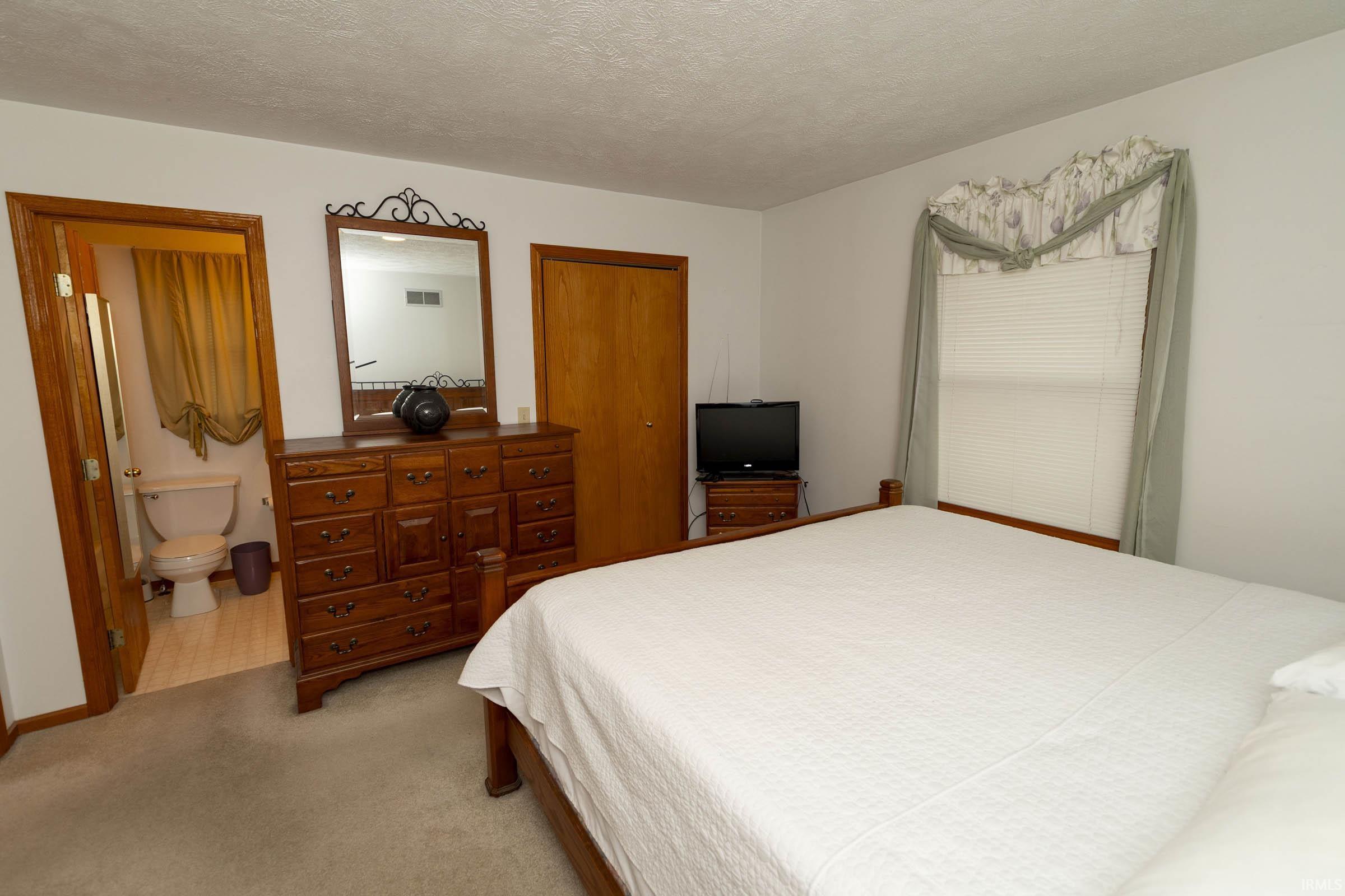 Goshen, Indiana 46528, United States, 4 Bedrooms Bedrooms, ,2 BathroomsBathrooms,Residential,Active,95490