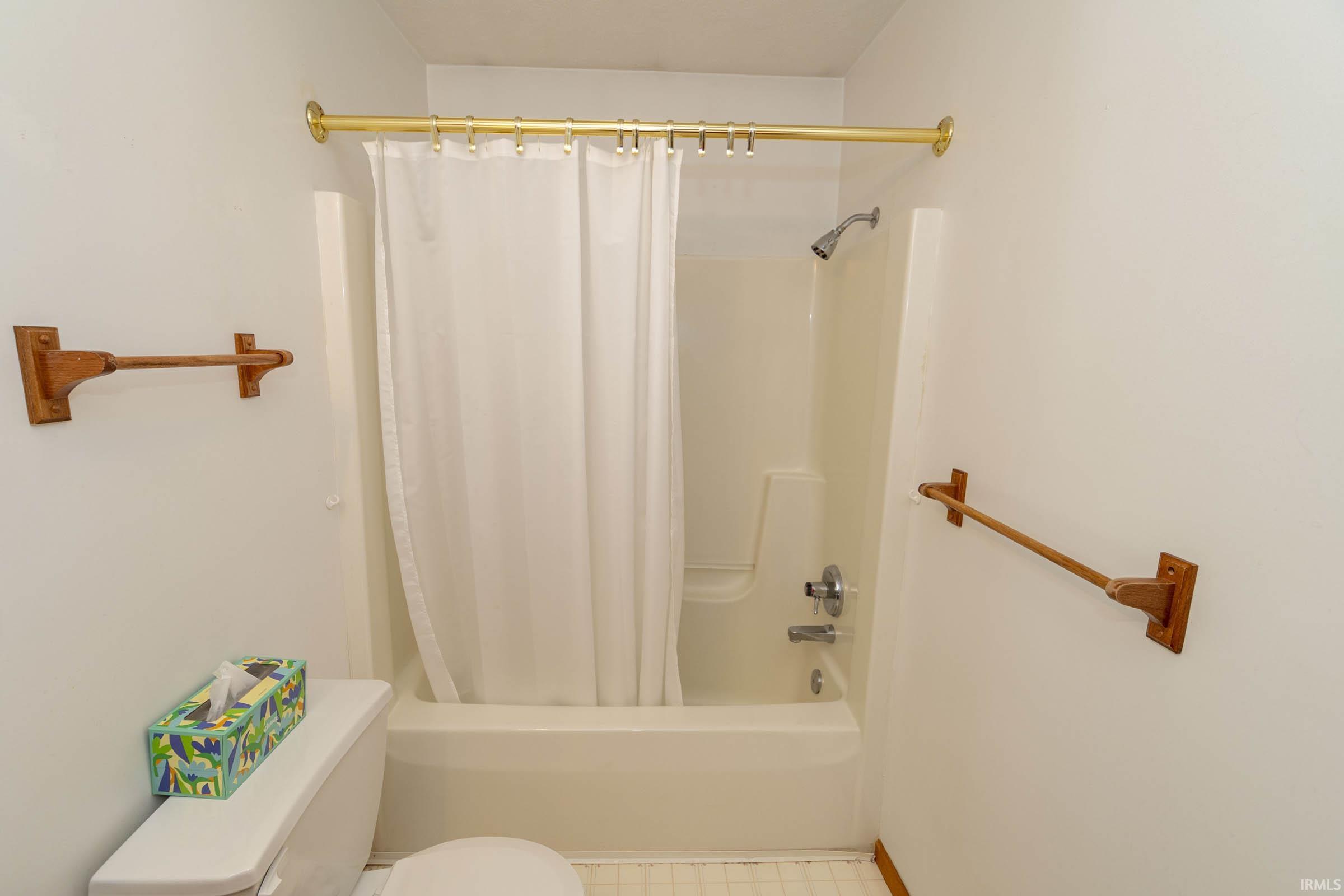 Goshen, Indiana 46528, United States, 4 Bedrooms Bedrooms, ,2 BathroomsBathrooms,Residential,Active,95490