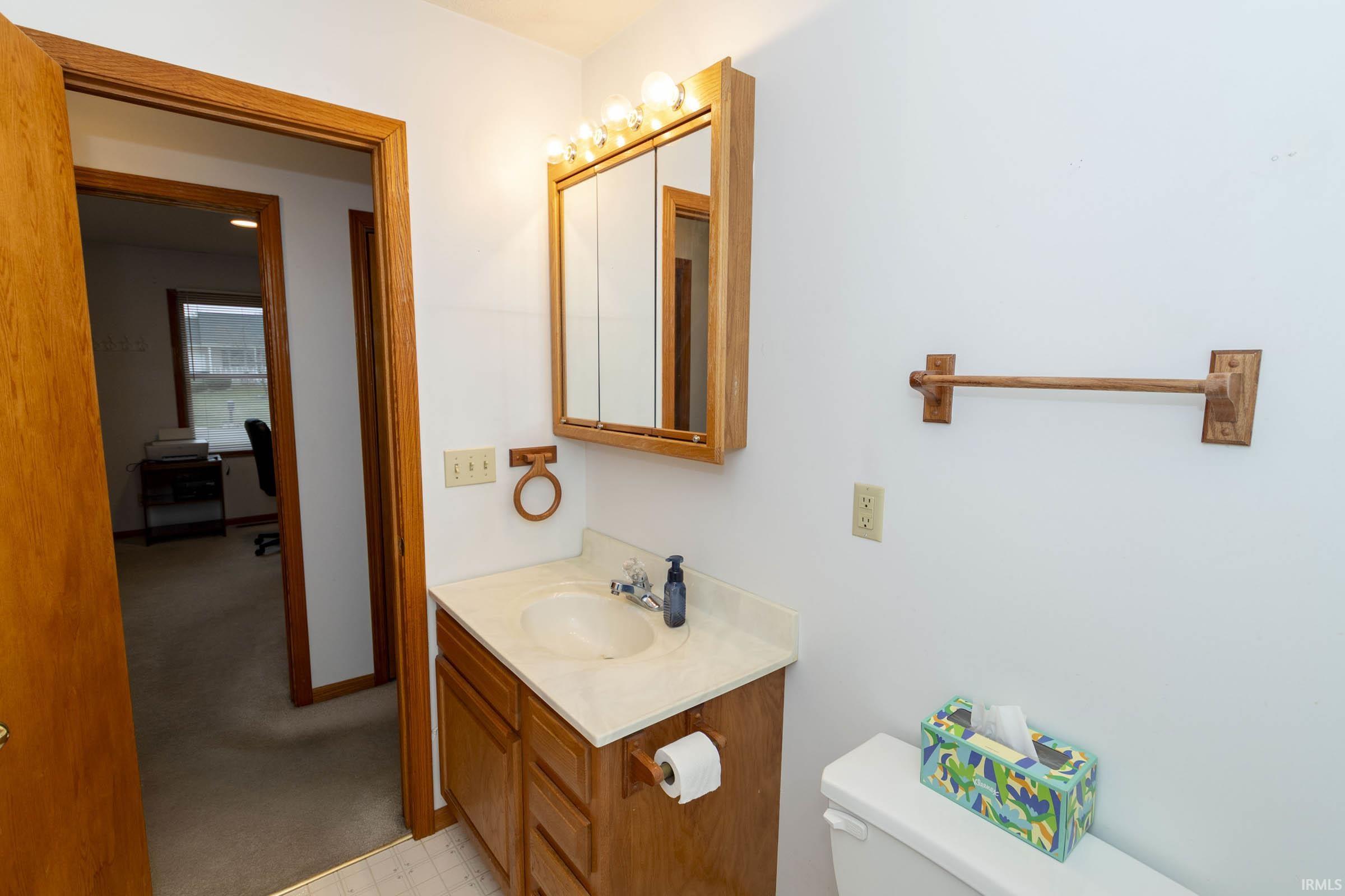 Goshen, Indiana 46528, United States, 4 Bedrooms Bedrooms, ,2 BathroomsBathrooms,Residential,Active,95490