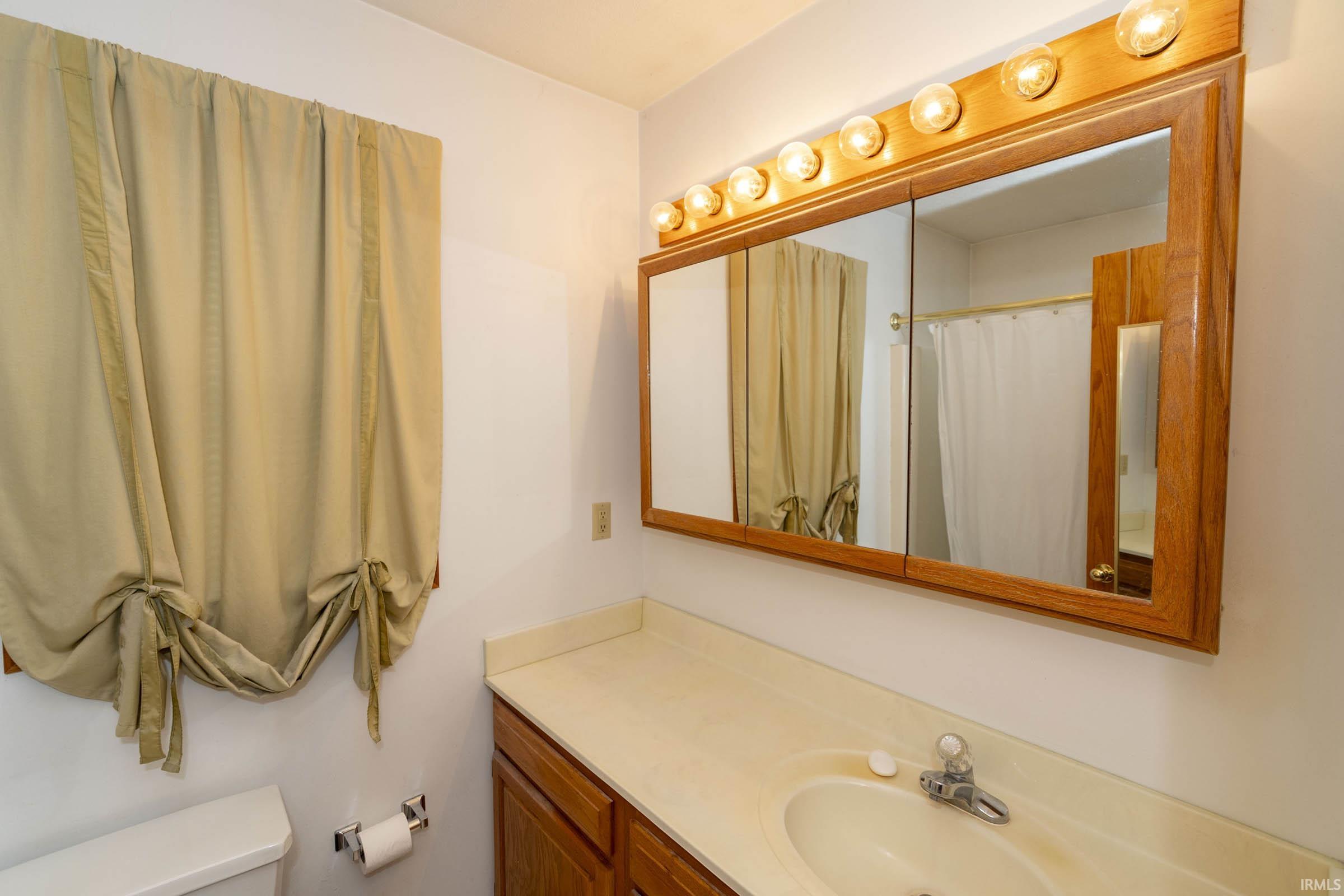 Goshen, Indiana 46528, United States, 4 Bedrooms Bedrooms, ,2 BathroomsBathrooms,Residential,Active,95490