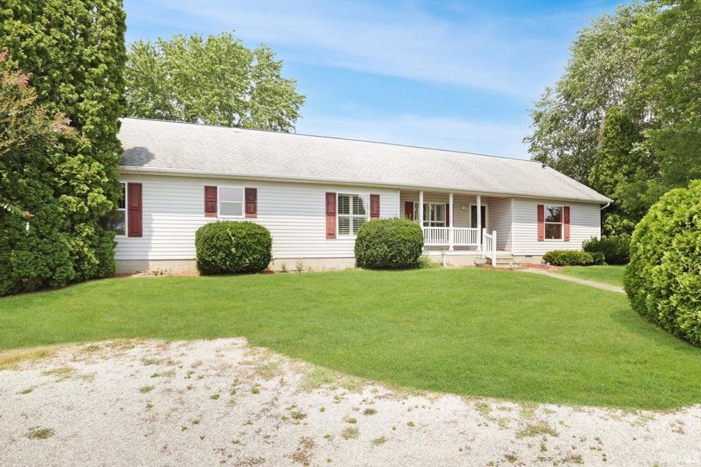 Photo of 5091 Hausmann Road, Mount Vernon, IN 47620 (MLS # 202633507)