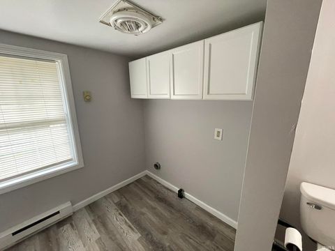 Tiny photo for 112 N Lincoln Street, Kendallville, IN 46755 (MLS # 202541356)