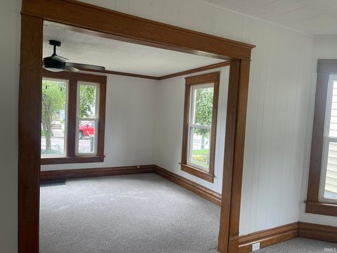 Tiny photo for 112 N Lincoln Street, Kendallville, IN 46755 (MLS # 202541356)