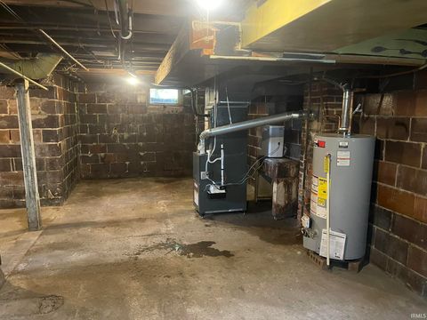 Tiny photo for 112 N Lincoln Street, Kendallville, IN 46755 (MLS # 202541356)