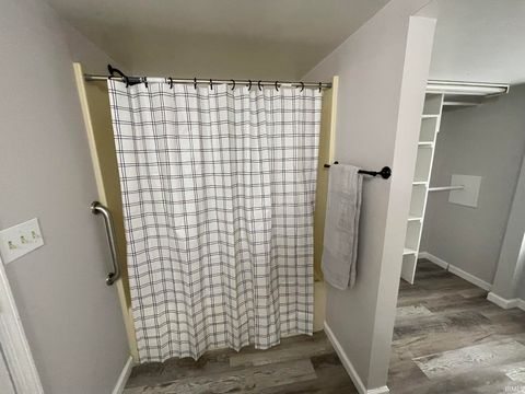 Tiny photo for 112 N Lincoln Street, Kendallville, IN 46755 (MLS # 202541356)