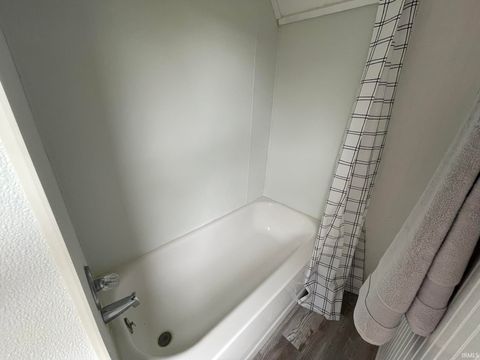 Tiny photo for 112 N Lincoln Street, Kendallville, IN 46755 (MLS # 202541356)