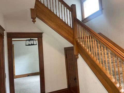 Tiny photo for 112 N Lincoln Street, Kendallville, IN 46755 (MLS # 202541356)