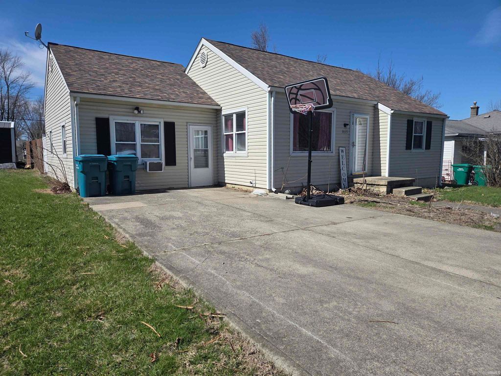 Photo of 3015 S Main Street, New Castle, IN 47362 (MLS # 202609287)