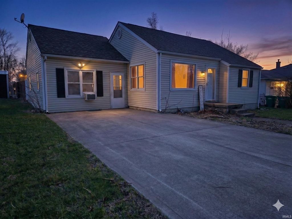 Photo of 3015 S Main Street, New Castle, IN 47362 (MLS # 202609287)