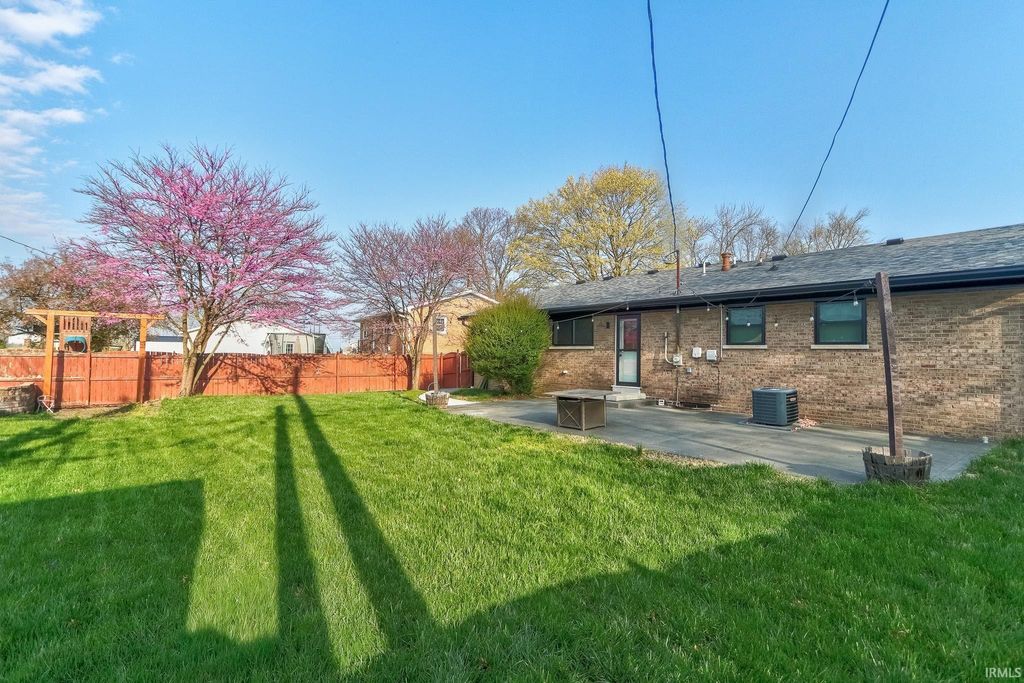 Photo of 2901 Eastbrooke Drive, Evansville, IN 47711 (MLS # 202610763)