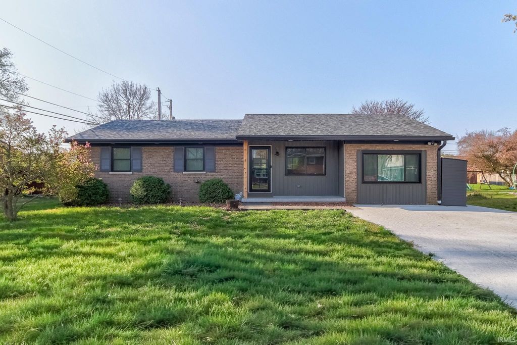 Photo of 2901 Eastbrooke Drive, Evansville, IN 47711 (MLS # 202610763)