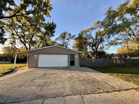 Tiny photo for 2505 S Park Road, Kokomo, IN 46902 (MLS # 202543581)