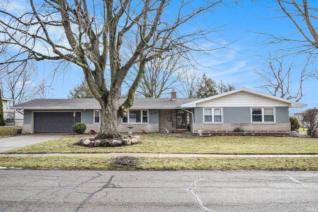 Photo of 516 S Shumaker Drive, Bremen, IN 46506 (MLS # 202605366)