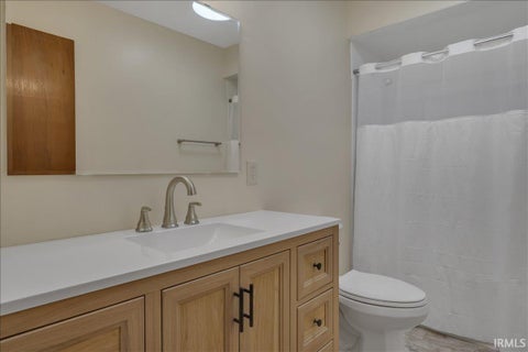 Tiny photo for 909 E Sherman Street, Mount Vernon, IN 47620 (MLS # 202644903)