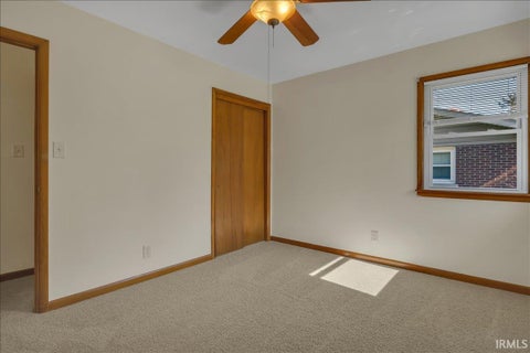 Tiny photo for 909 E Sherman Street, Mount Vernon, IN 47620 (MLS # 202644903)