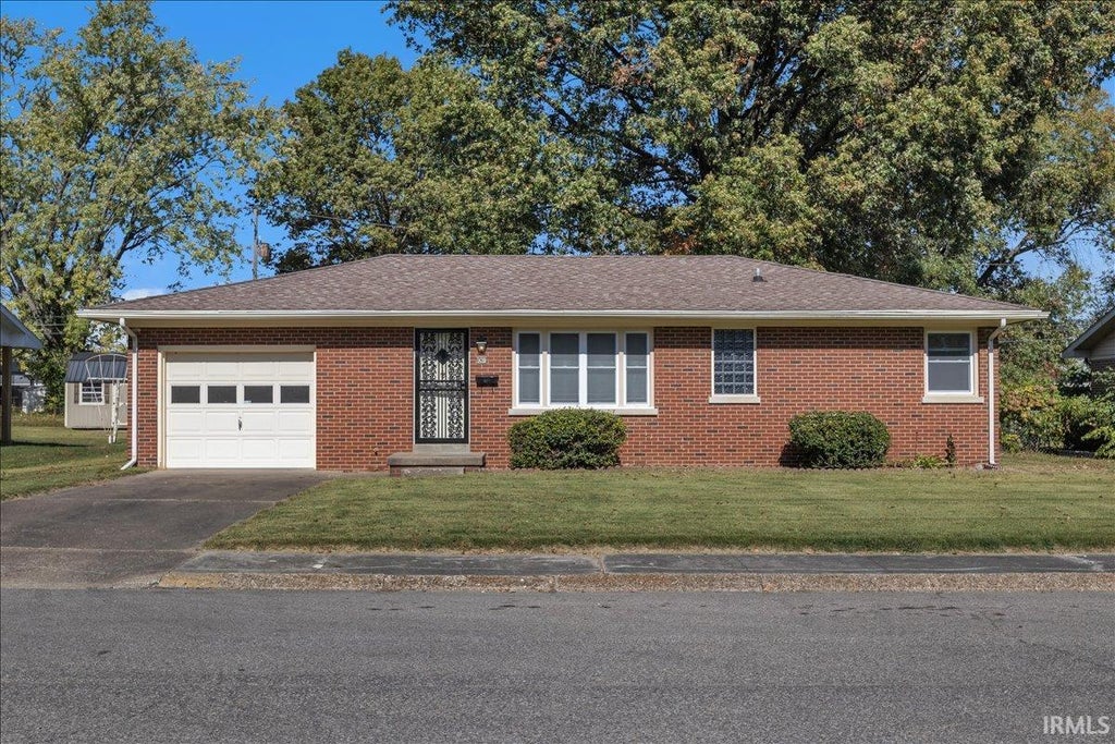 Photo of 909 E Sherman Street, Mount Vernon, IN 47620 (MLS # 202644903)