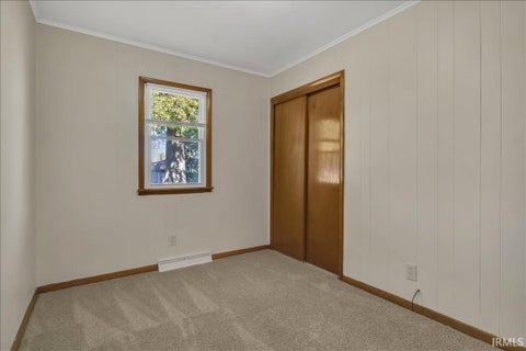 Tiny photo for 909 E Sherman Street, Mount Vernon, IN 47620 (MLS # 202644903)