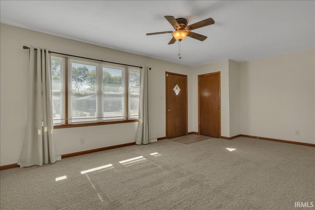 Photo of 909 E Sherman Street, Mount Vernon, IN 47620 (MLS # 202644903)