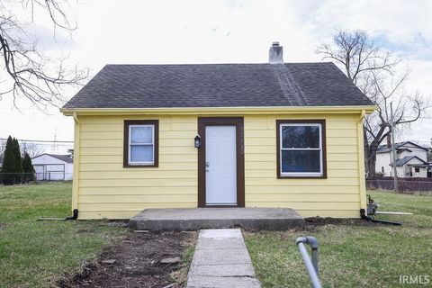 Photo of 3508 Chestnut Street, Fort Wayne, IN 46803 (MLS # 202611406)