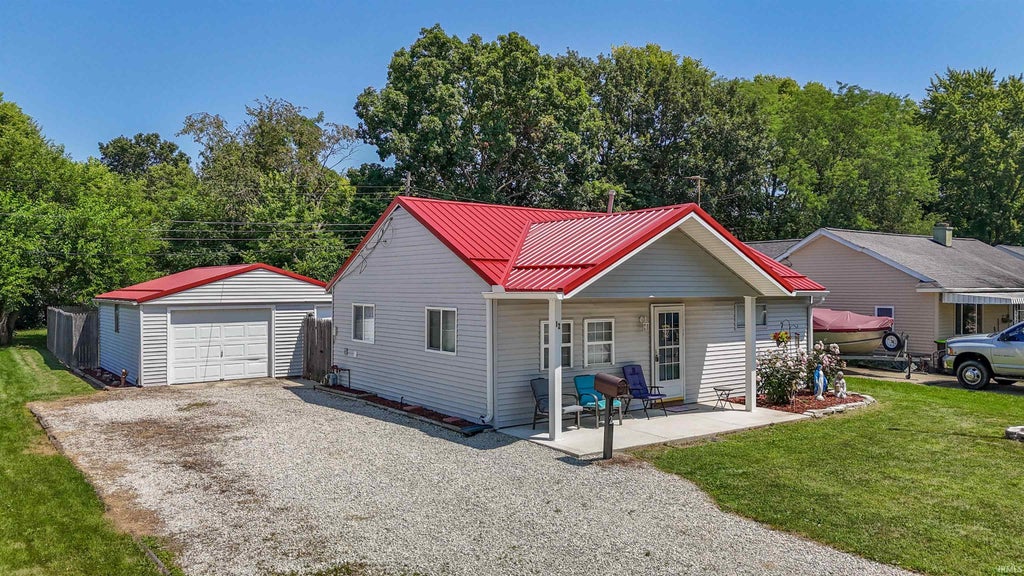 Photo of 12 E Sunnydale Drive, Huntington, IN 46750 (MLS # 202631358)