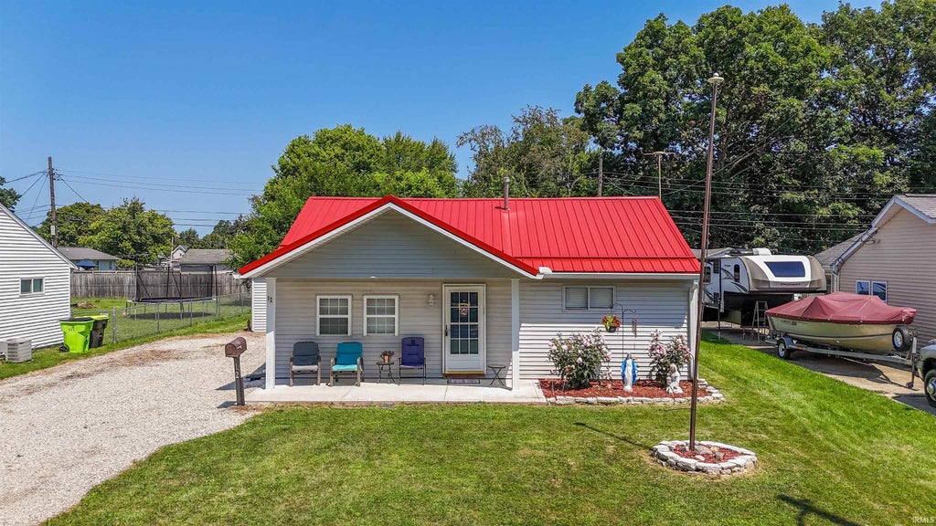 Photo of 12 E Sunnydale Drive, Huntington, IN 46750 (MLS # 202631358)