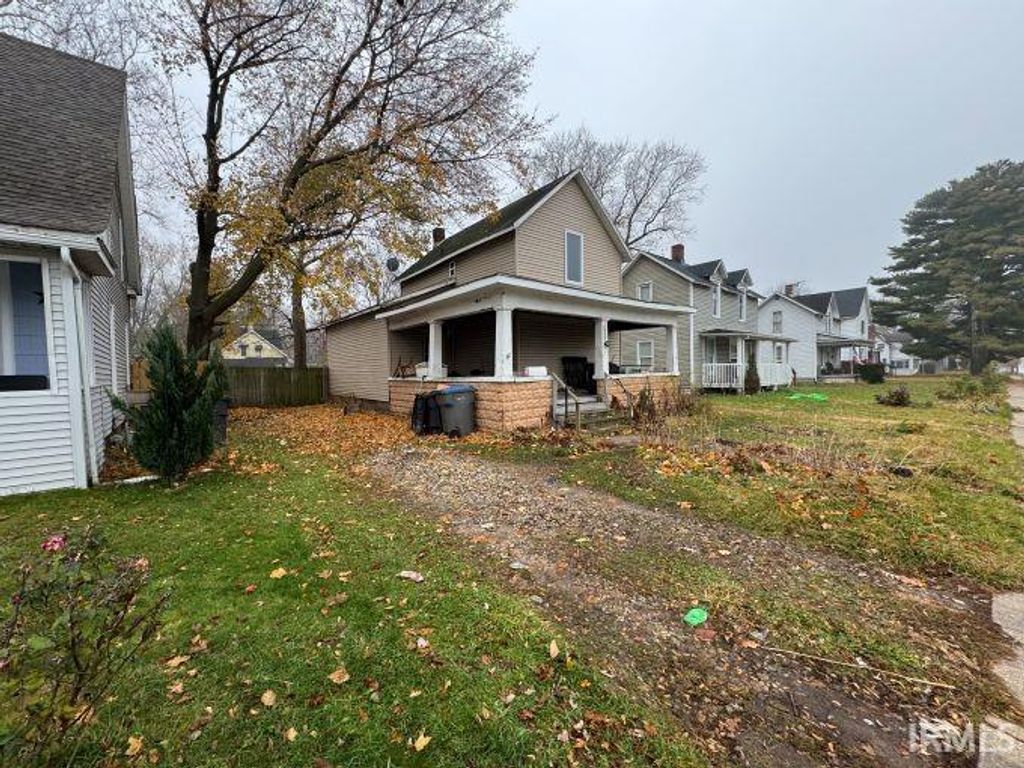 Photo of 1031 Middlebury Street, Elkhart, IN 46516 (MLS # 202548348)