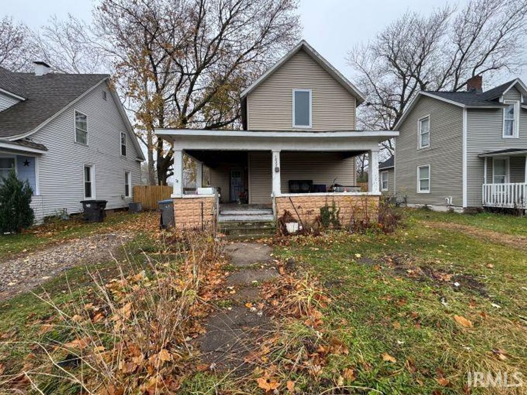 Photo of 1031 Middlebury Street, Elkhart, IN 46516 (MLS # 202548348)