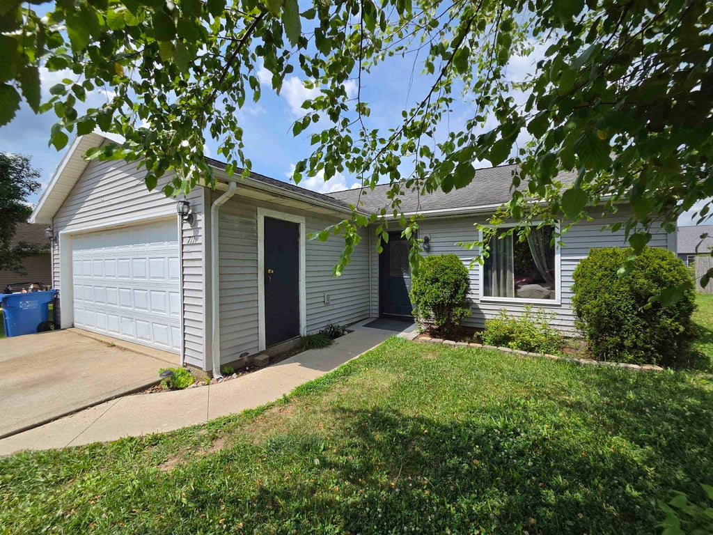 Photo of 711 Burke Street, Columbia City, IN 46725 (MLS # 202627367)