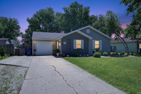 Photo of 2300 CARMELITA Boulevard, Kokomo, IN 46902 (MLS # 202623459)