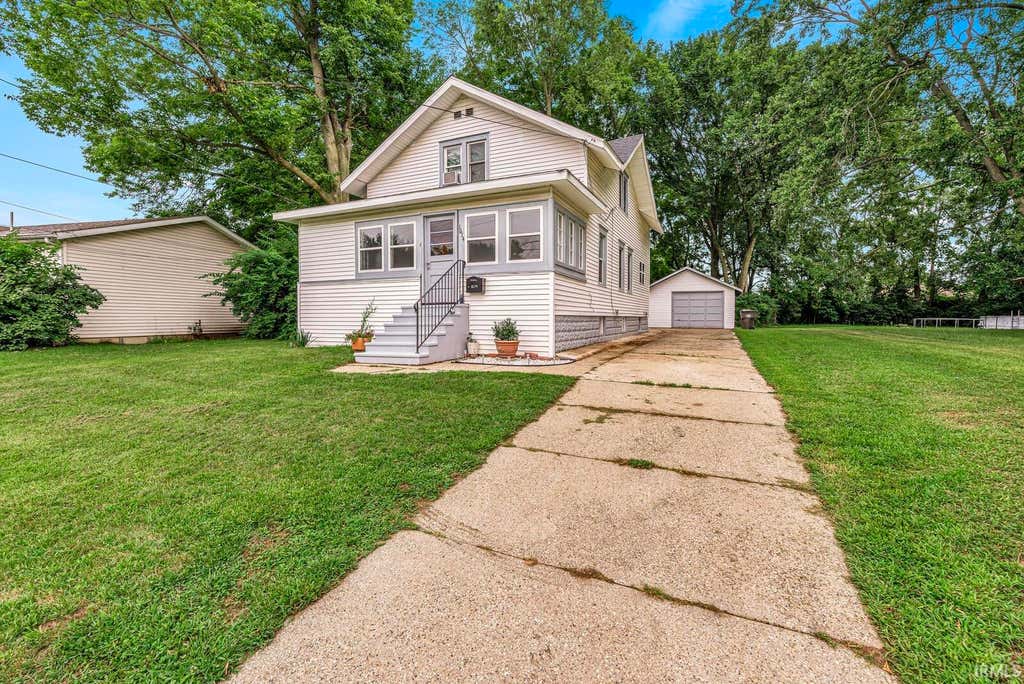 Photo of 1614 Grant Street, Elkhart, IN 46514 (MLS # 202633328)