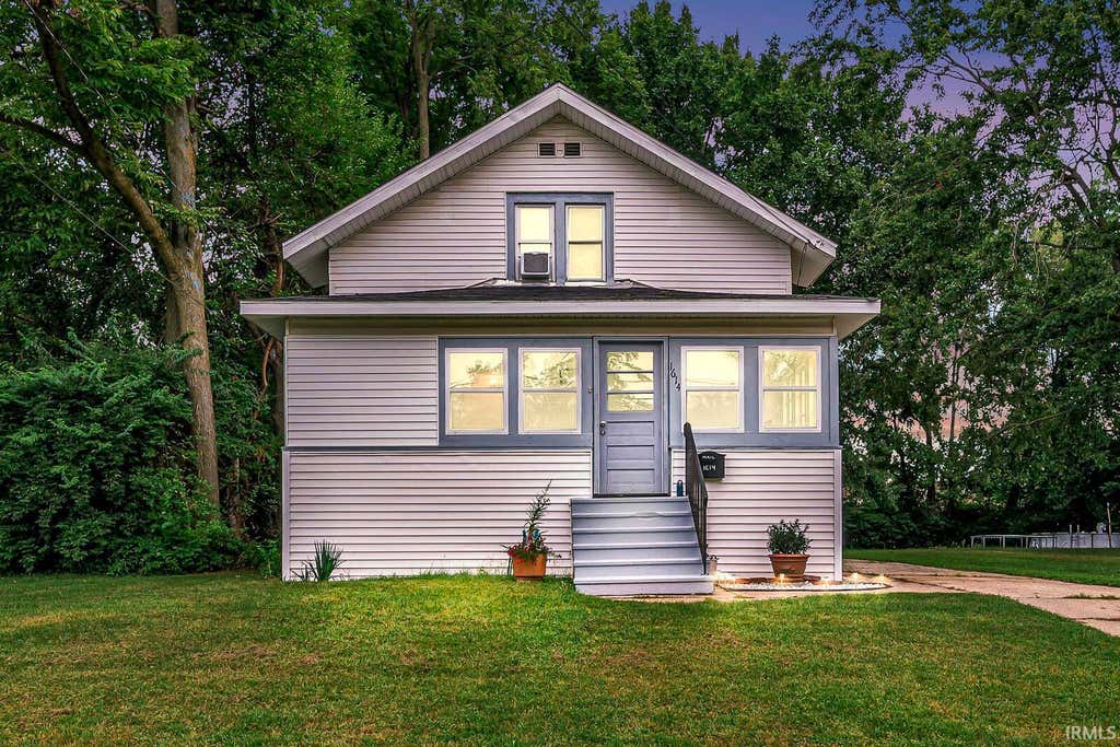 Photo of 1614 Grant Street, Elkhart, IN 46514 (MLS # 202633328)