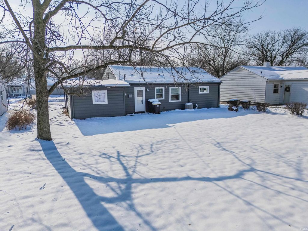 Photo of 1818 Rosemont Drive, Fort Wayne, IN 46808 (MLS # 202548343)