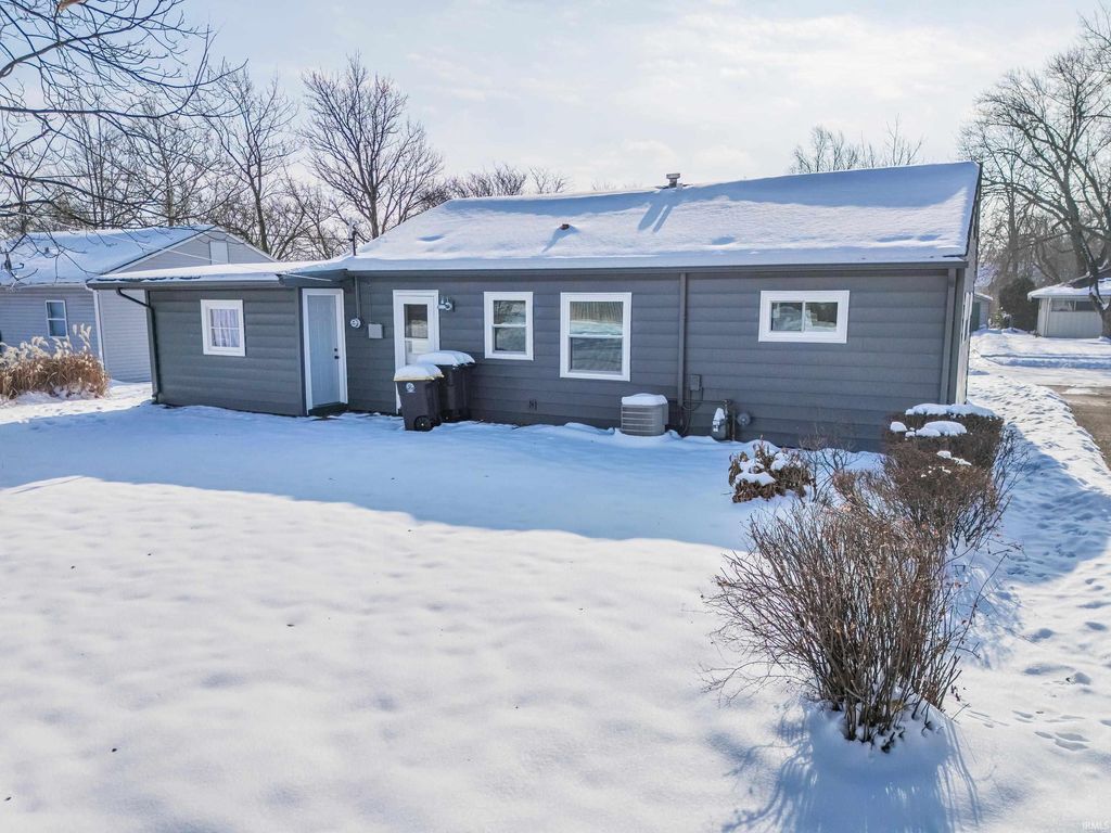 Photo of 1818 Rosemont Drive, Fort Wayne, IN 46808 (MLS # 202548343)