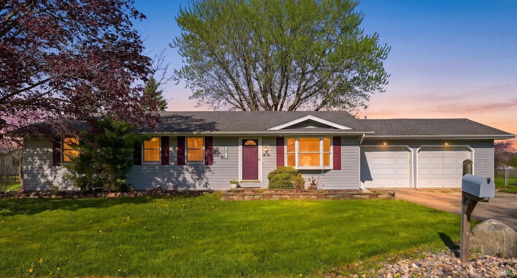 Photo of 1112 S Ijams Street, Garrett, IN 46738 (MLS # 202614889)