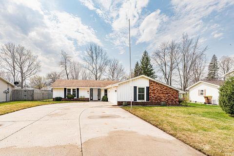 Tiny photo for 117 Cord Place, Auburn, IN 46706 (MLS # 202612286)