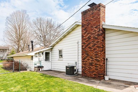 Tiny photo for 117 Cord Place, Auburn, IN 46706 (MLS # 202612286)