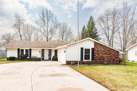 Tiny photo for 117 Cord Place, Auburn, IN 46706 (MLS # 202612286)