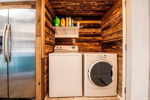 Tiny photo for 117 Cord Place, Auburn, IN 46706 (MLS # 202612286)