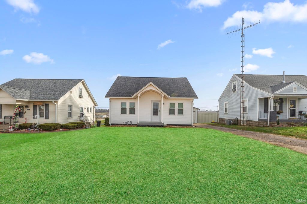 Photo of 2916 Brosmer Street, Jasper, IN 47546 (MLS # 202547225)